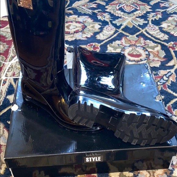 Rain boots - Picture 3 of 4